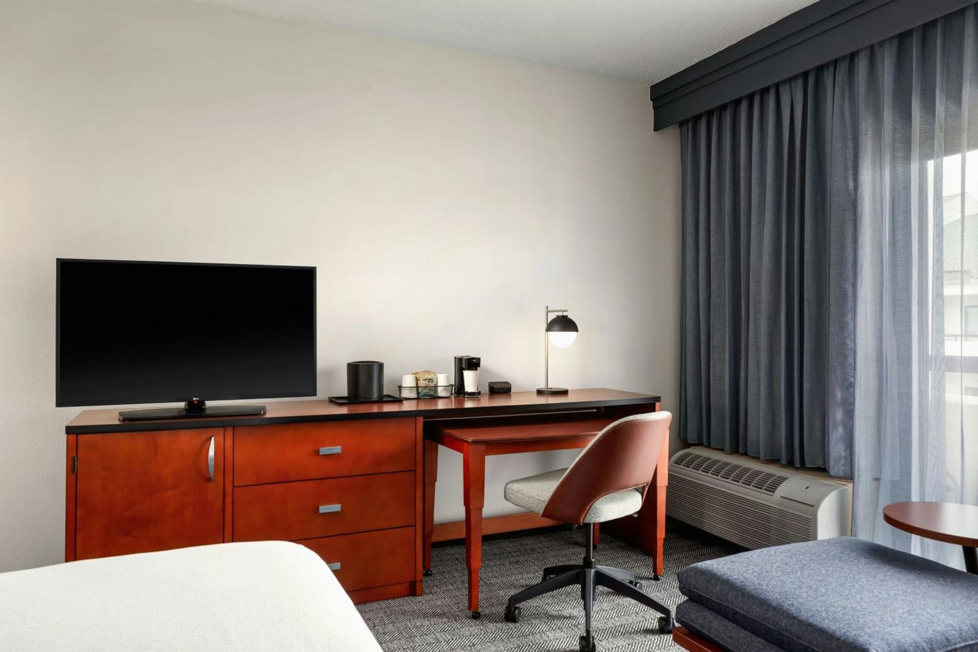 คอร์ตยาร์ด มินนิอาโพลิส เซนต์พอล แอร์พอร์ต Hotel Mendota Heights ภายนอก รูปภาพ