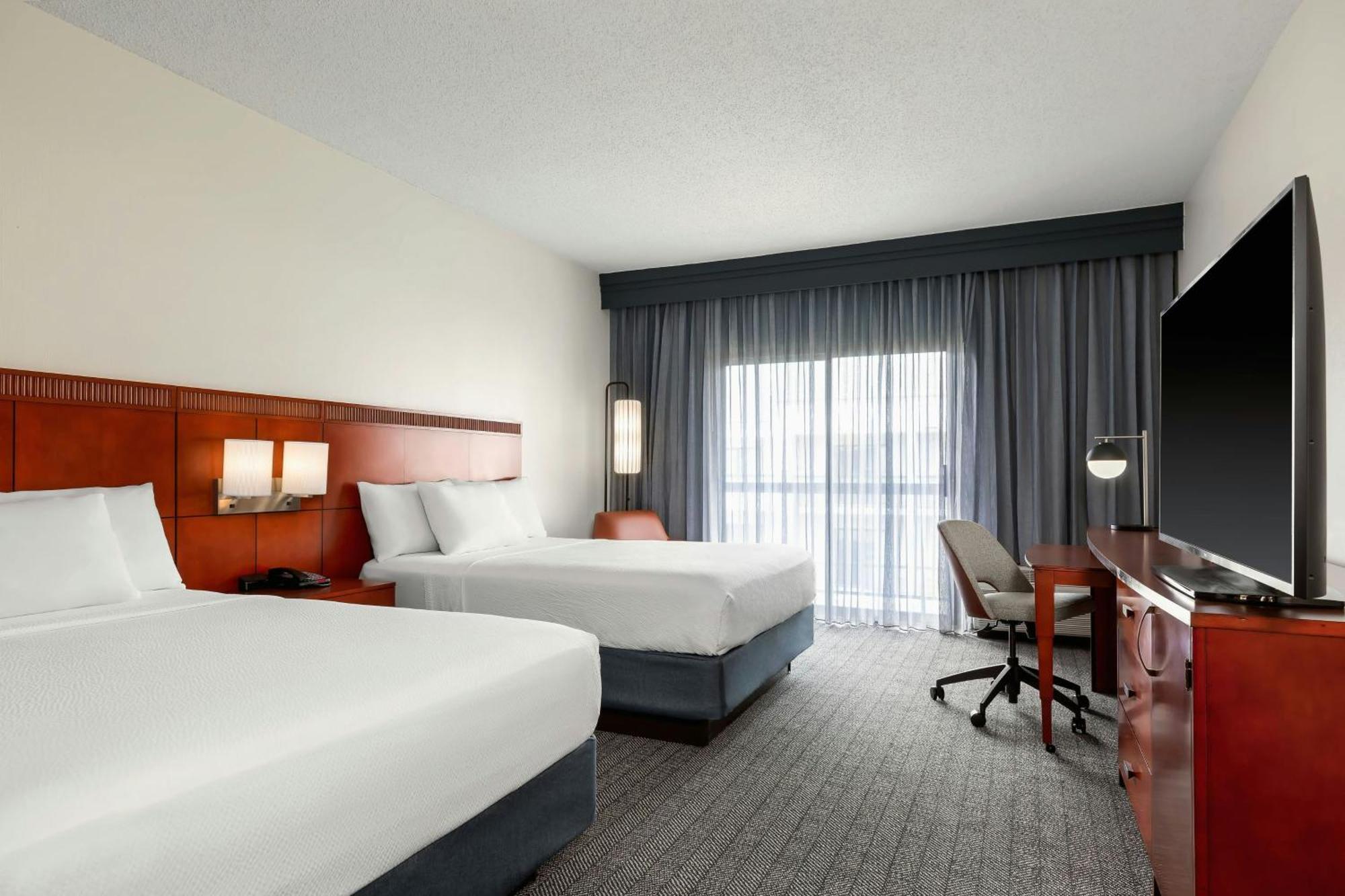 คอร์ตยาร์ด มินนิอาโพลิส เซนต์พอล แอร์พอร์ต Hotel Mendota Heights ภายนอก รูปภาพ